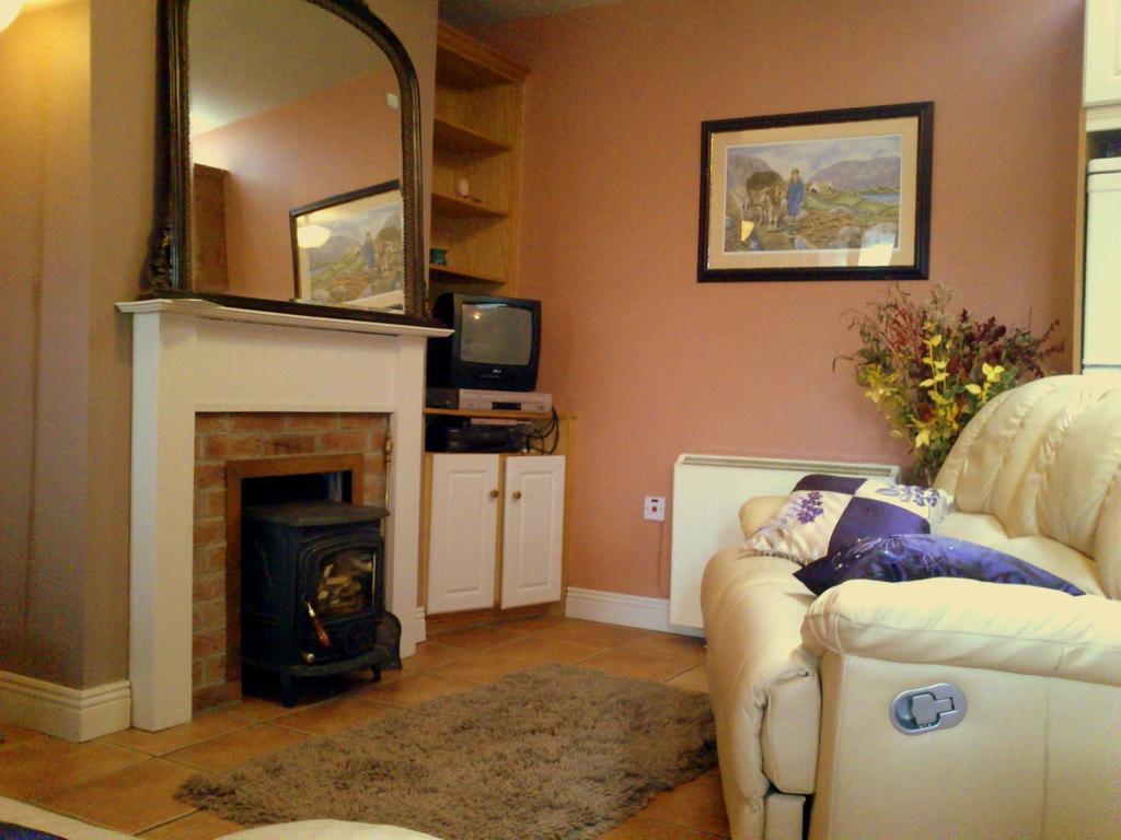 קרלו Coolanowle Self Catering Holiday Accommodation חדר תמונה